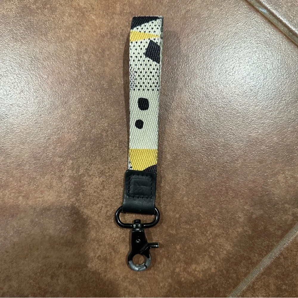 Thread Wallets Wrist Keychain Lanyard - Picture 5 of 5